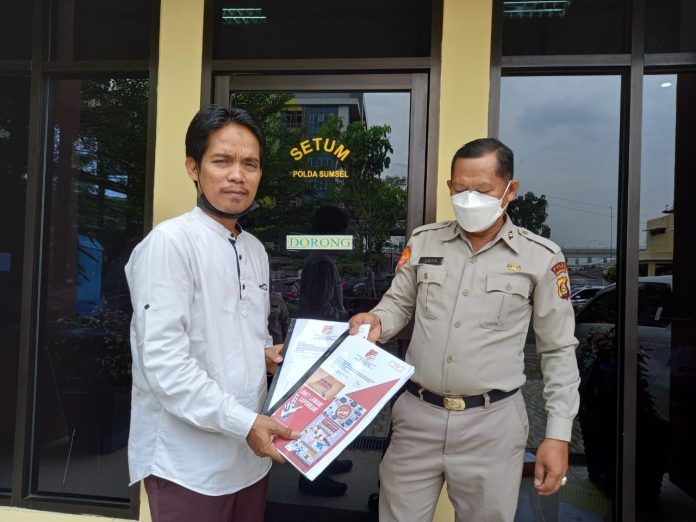 SETUM POLDA SUMSEL TERIMA BERKAS LAPORAN PENGADUAN DUGAAN KORUPSI KEGIATAN PERJALANAN DINAS DAN DUGAAN PROYEK FIKTIF DI KABUPATEN LAHAT